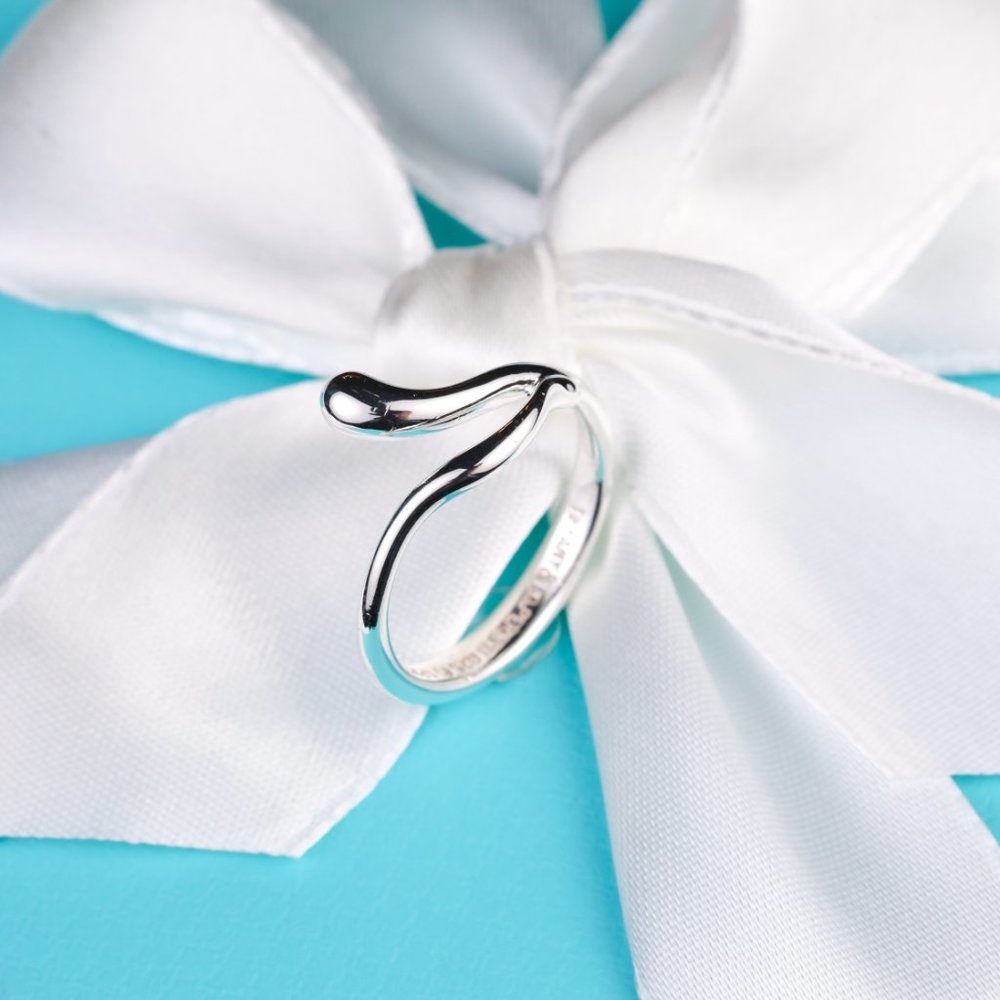 Tiffany & Co. Snake Ring Vintage Elsa Peretti Teardrop band in Silver Size 6.5 - Picture 2 of 7